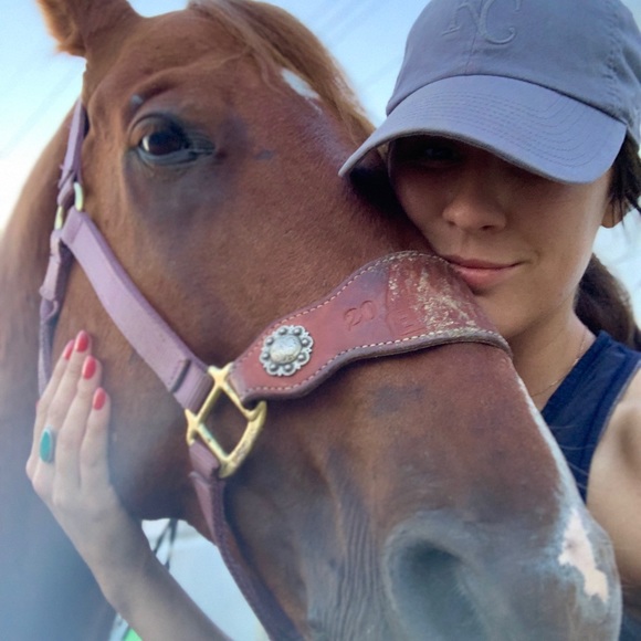 Meet your Posher, Crystal - Picture 2 of 5